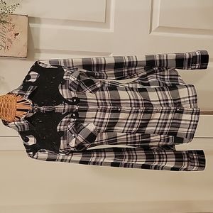 Guess Top with Pearl Snaps and Battenberg Lace front Yoke